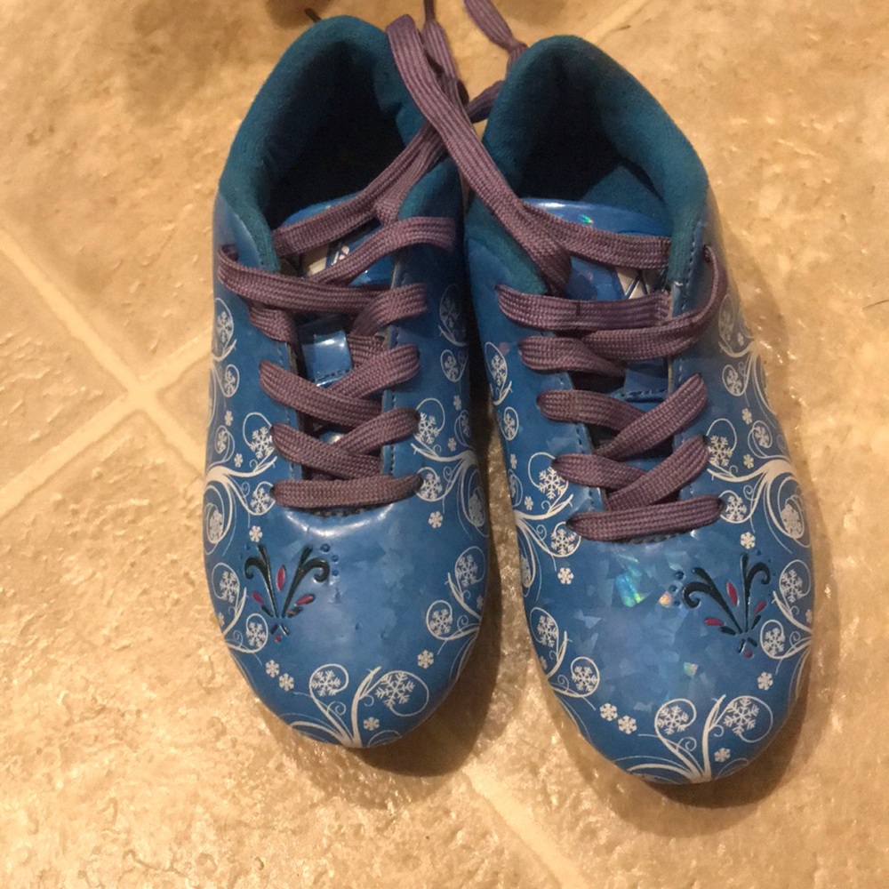 Girls gently worn cleats size 12
